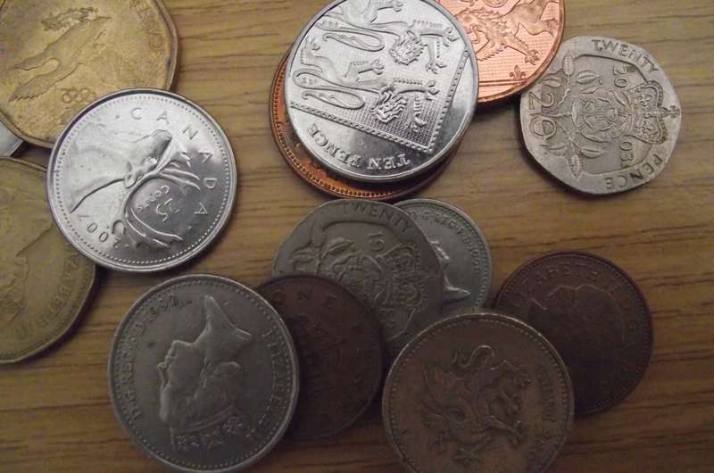MIX COINS FROM CANADA / ENGLAND AND NAMIBIA : ALL VALID CURRENCY