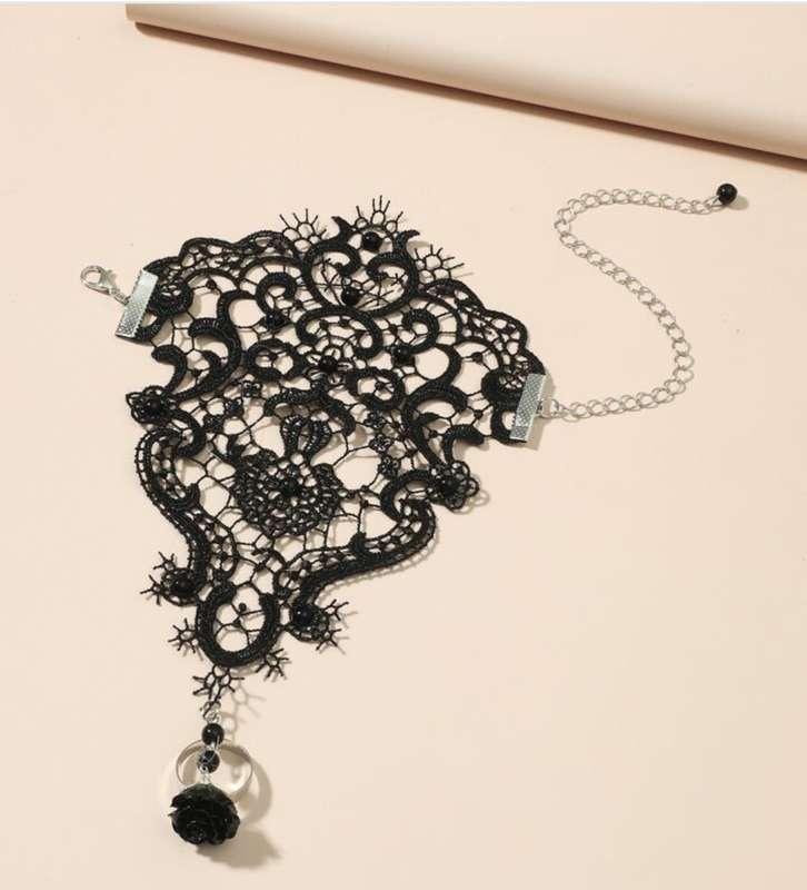 Flower ring with lace cuff
