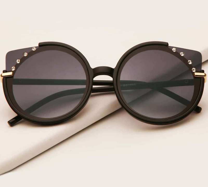 Fashionable black rhinestone eyewear