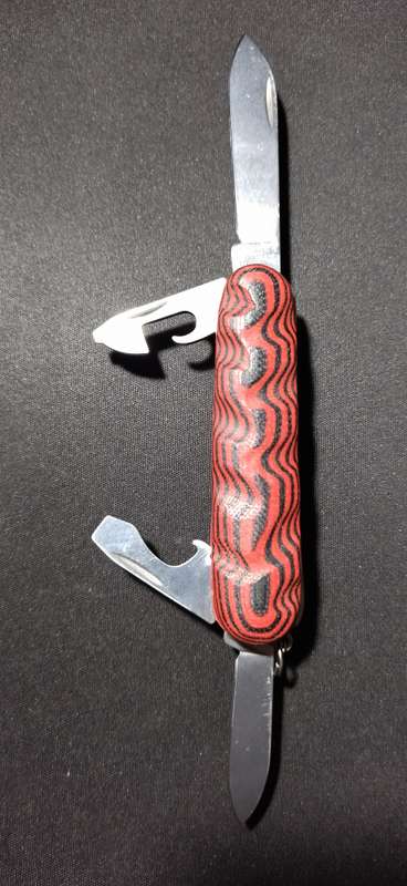 VICTORINOX RECRUIT G10 SCALES