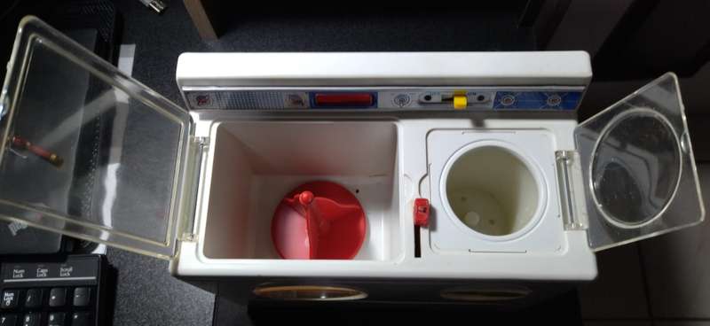 VINTAGE ALPS JAPAN TIN TOY WASHER / DRYER