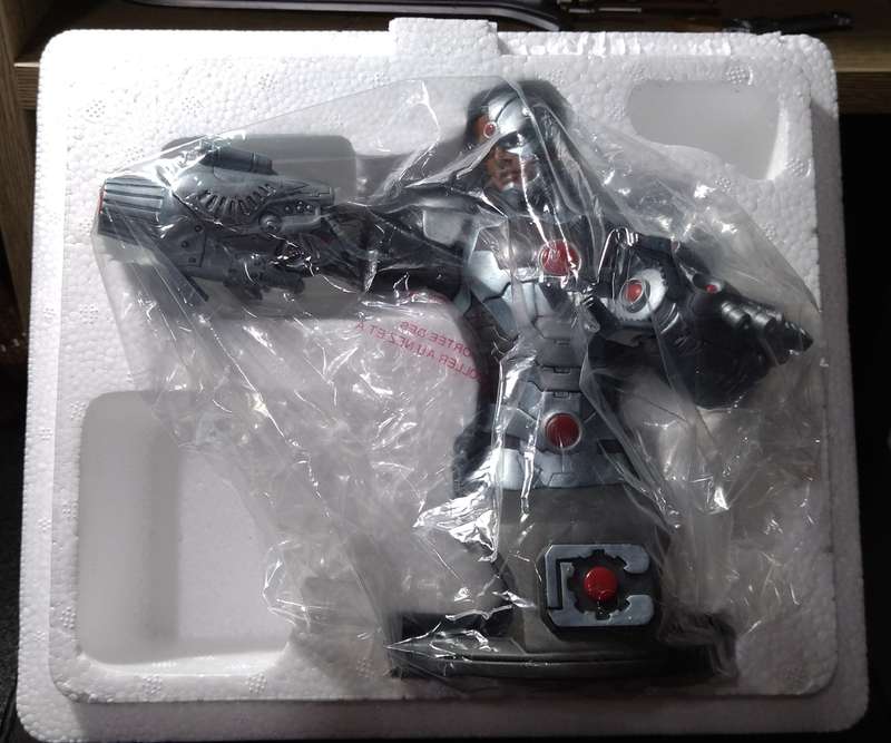 CYBORG BUST STATUE