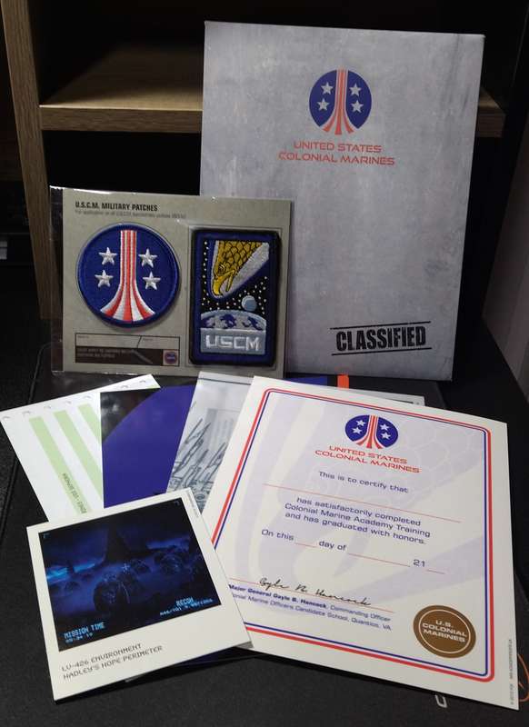 ALIENS COLONIAL MARINES COLLECTORS EDITION WITH POWERLOADER & ALIEN FIGURINE
