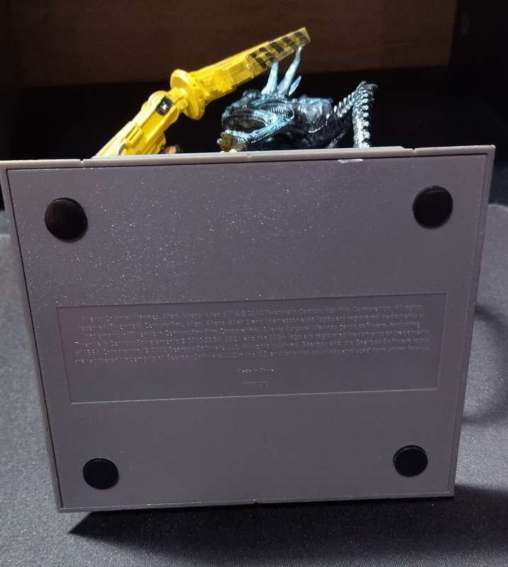 ALIENS COLONIAL MARINES COLLECTORS EDITION WITH POWERLOADER & ALIEN FIGURINE