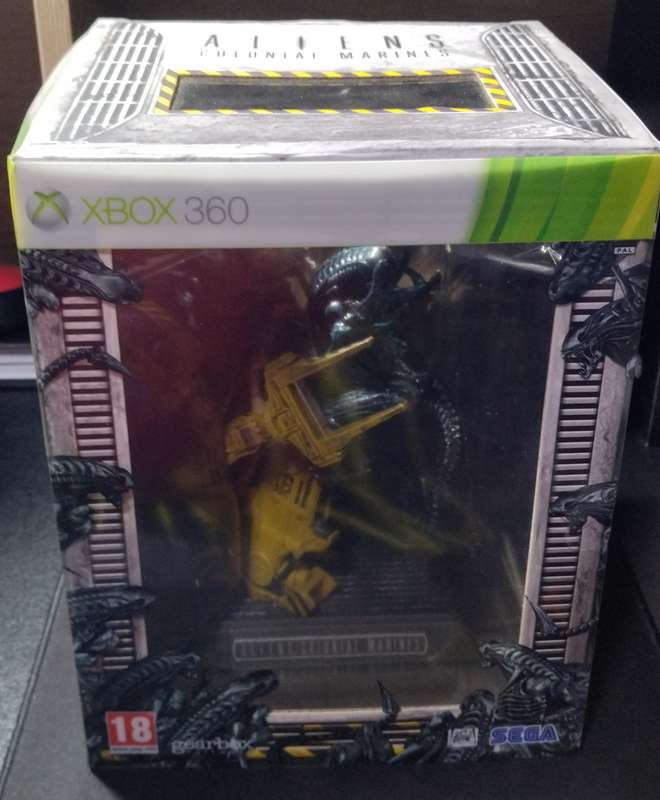ALIENS COLONIAL MARINES COLLECTORS EDITION WITH POWERLOADER & ALIEN FIGURINE