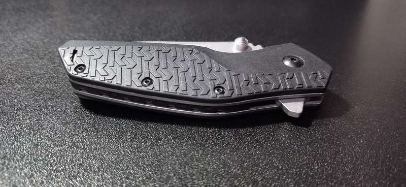 KERSHAW SWERVE FOLDER KNIFE