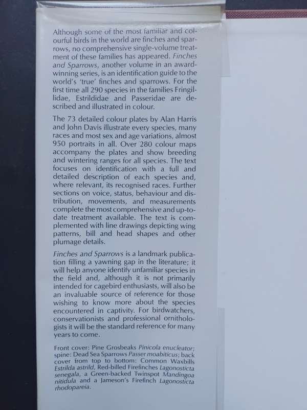 FINCHES & SPARROWS : An Identification Guide / Peter Clement, Alan Harris & John Davis