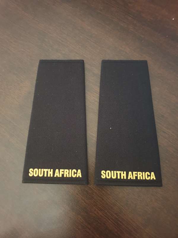 SANDF, SA NAVY, NON-COMMISSIONED AND WARRANT OFFICERS SHOULDER SLIP-ON RANKS.