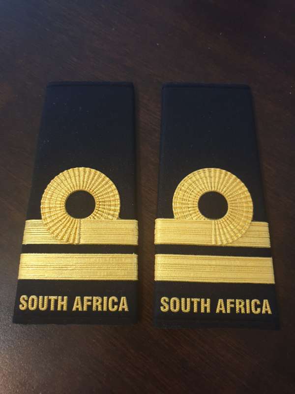 SANDF, SA NAVY, COMMISSIONED OFFICERS SHOULDER SLIP-ON RANKS.