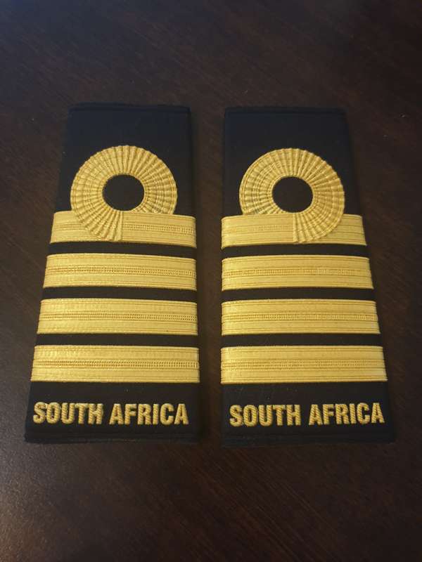 SANDF, SA NAVY, COMMISSIONED OFFICERS SHOULDER SLIP-ON RANKS.