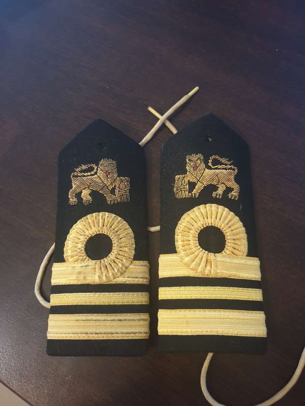 SA NAVY, COMMISSIONED OFFICERS EPAULETTES AND SHOULDER SLIP-ON RANKS.
