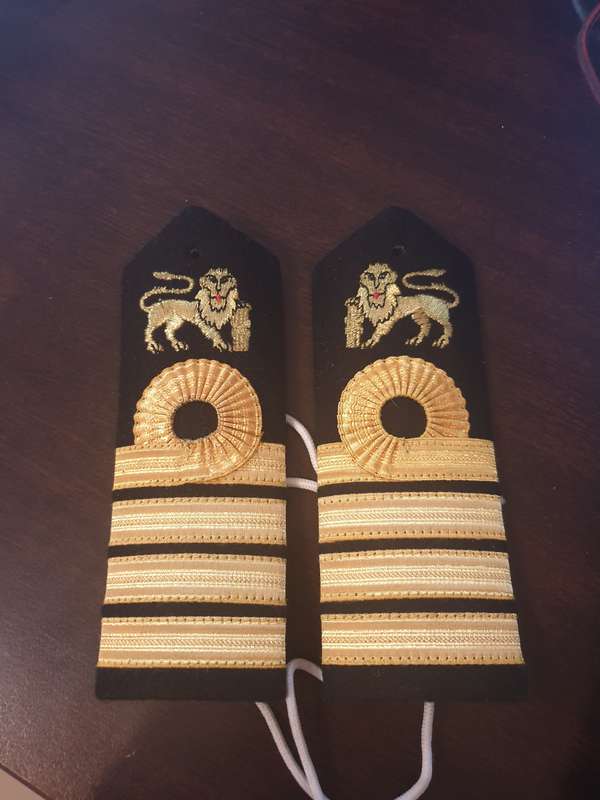 SA NAVY, COMMISSIONED OFFICERS EPAULETTES AND SHOULDER SLIP-ON RANKS.