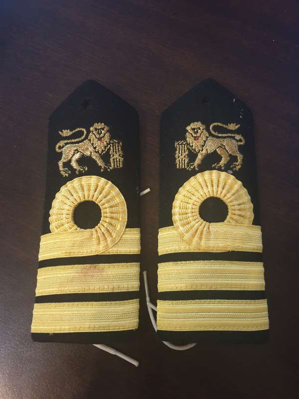 SA NAVY, COMMISSIONED OFFICERS EPAULETTES AND SHOULDER SLIP-ON RANKS.