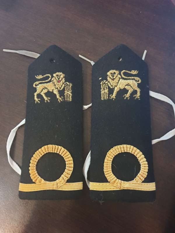 SA NAVY, COMMISSIONED OFFICERS EPAULETTES AND SHOULDER SLIP-ON RANKS.