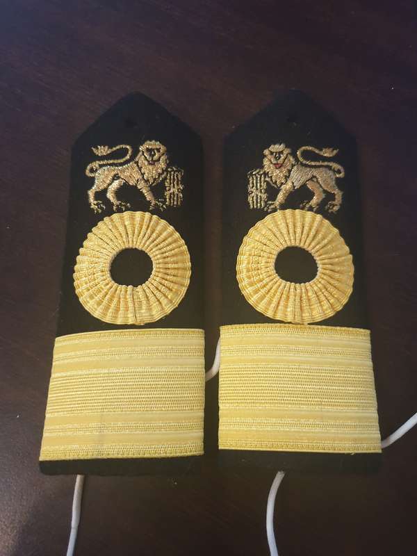 SA NAVY, COMMISSIONED OFFICERS EPAULETTES AND SHOULDER SLIP-ON RANKS.