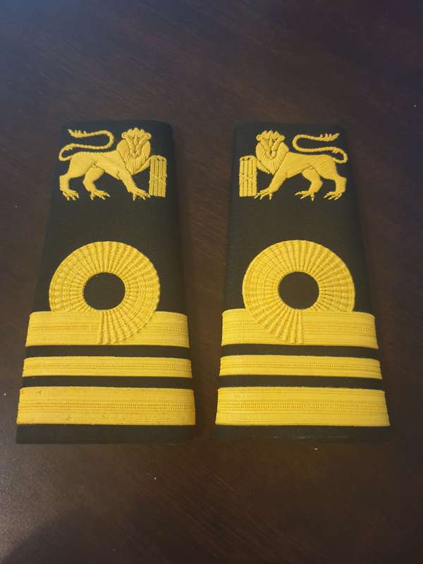SA NAVY, COMMISSIONED OFFICERS EPAULETTES AND SHOULDER SLIP-ON RANKS.