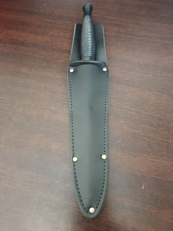 FAIRBAIRN SYKES COMMANDO KNIFE, BLACK HANDLE, BRIGHT BLADE, BELT SHEATH.