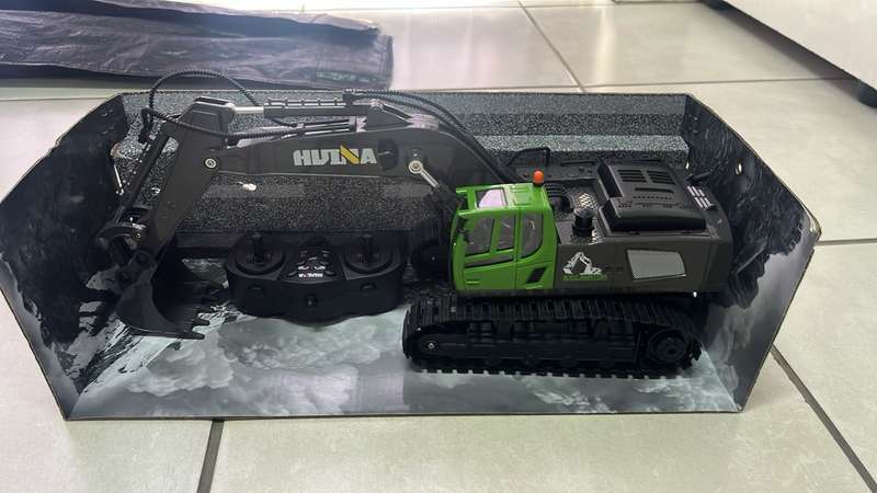 Huina 1558 Remote Rc Excavator - Grey