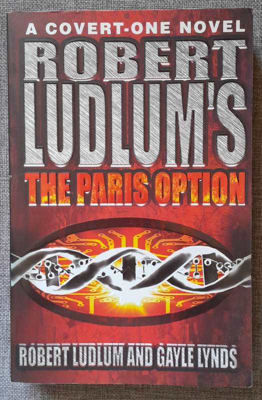 The Paris Option - Robert Ludlum (Large size softcover)