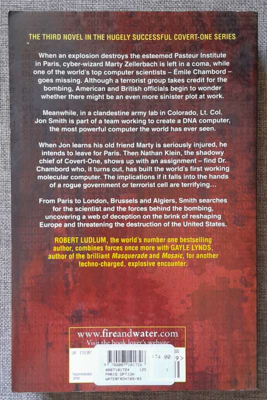 The Paris Option - Robert Ludlum (Large size softcover)