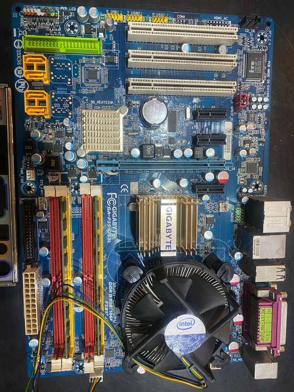 Gigabyte GA-P35-DS3L motherboard + Intel Core 2 Duo 3 GHz CPU + 4Gb DDR2 Ram - BUNDLE