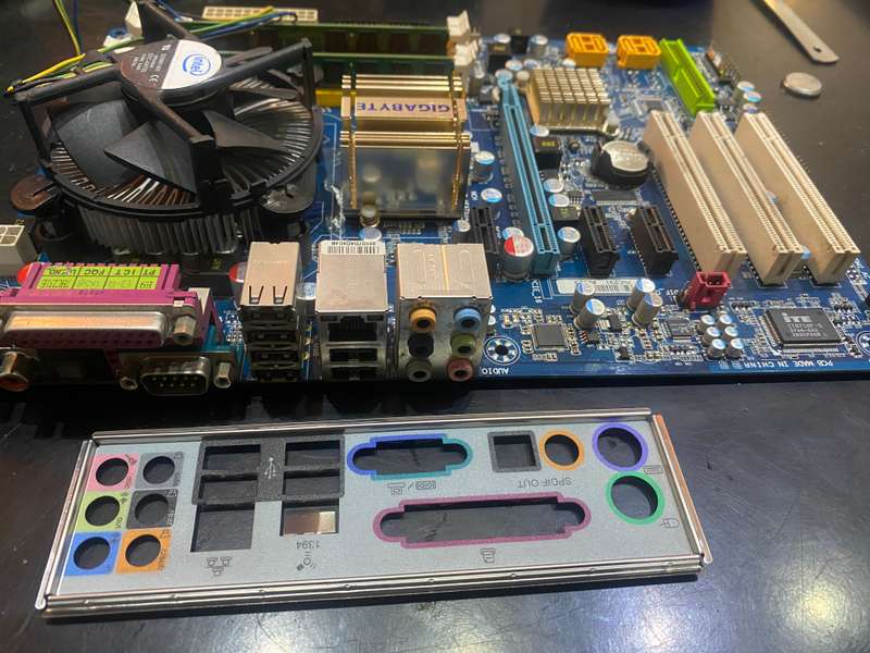 Gigabyte GA-P35-DS3L motherboard + Intel Core 2 Duo 3 GHz CPU + 4Gb DDR2 Ram - BUNDLE