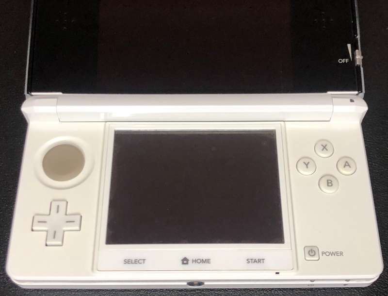 Nintendo 3DS Console + Super Mario 3D Land Game Bundle