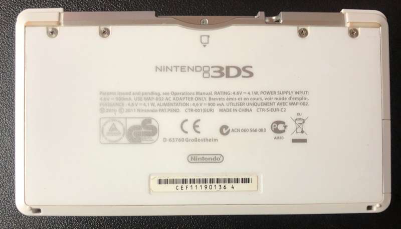 Nintendo 3DS Console + Super Mario 3D Land Game Bundle