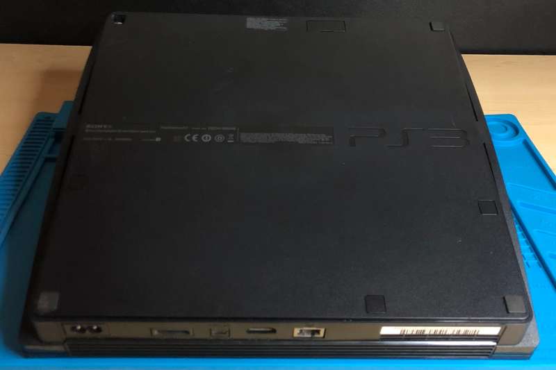 PlayStation 3 Console (CECH-2504B) + Game Bundle