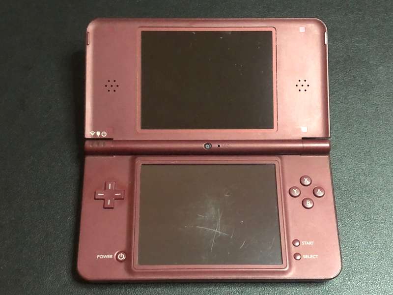 Nintendo DSi XL Console + Game Bundle