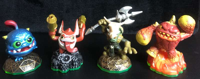 Skylanders: Spyro's Adventure Figure + Game Bundle - Nintendo Wii