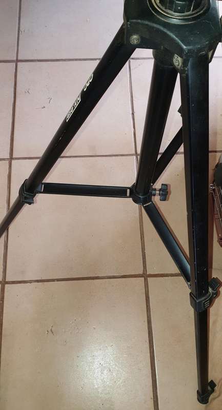 Sony Handycam Video 8 + Extendable NX 95B Tri-pod.