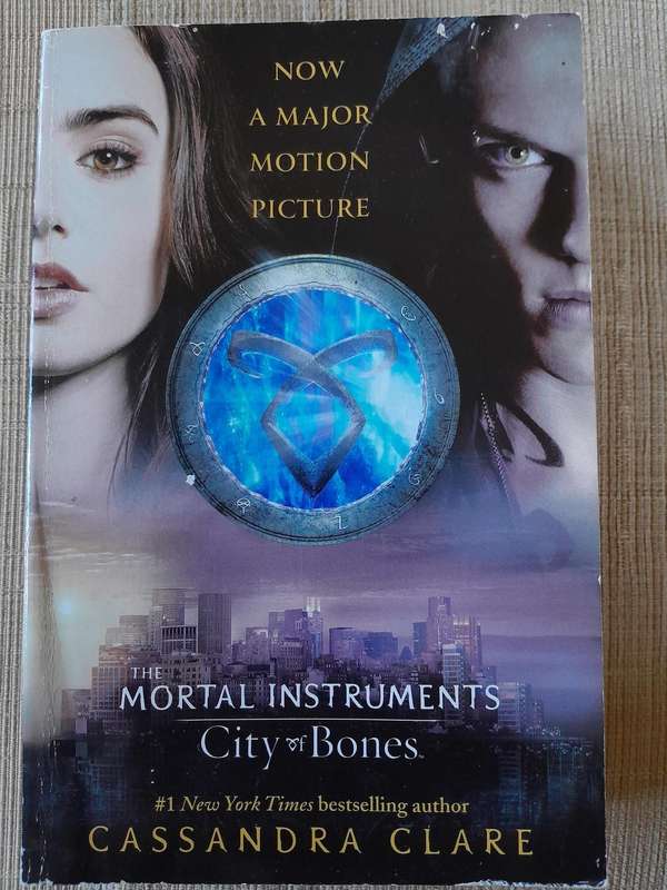The Mortal Instrument. City of Bones - Cassandra Clare.