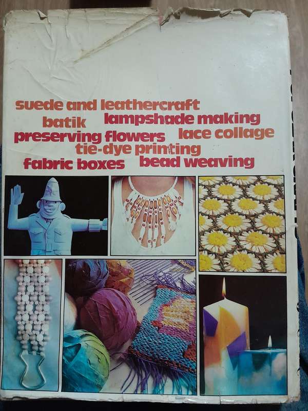 The Golden Hands Book of Popular Craft. - 1973