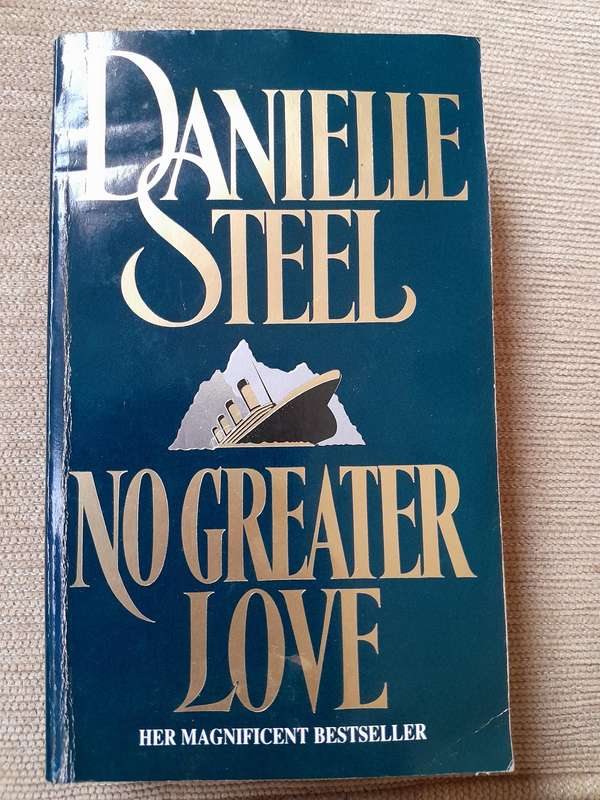 No Greater Love - Danielle Steel.