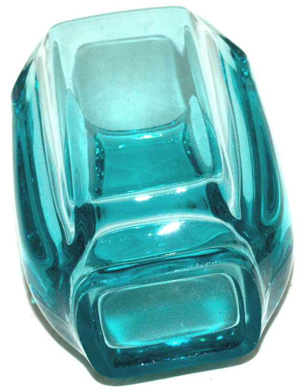 ICONIC DESIGN : RECTANGULAR AQUAMARINE VASE DESIGNED BY LADENA VIZNEROVA IN 1968 FOR RUDOLFOVA GLASS