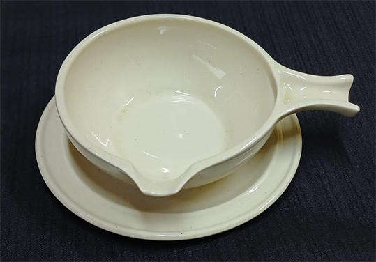 Cream Speckled Gravy / Sauce Boat with Saucer