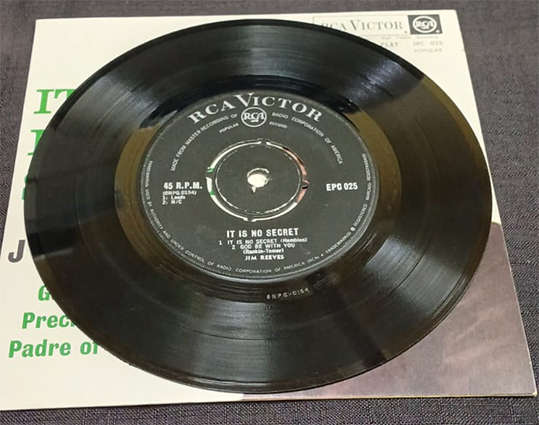 7 Single (7") - Jim Reeves - It Is No Secret