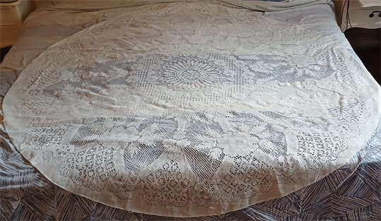 Vintage Patterned Cream Round Tablecloth - Size 1.7m Diameter
