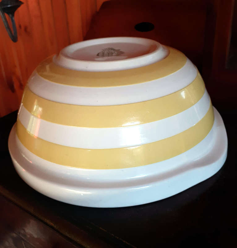 T G Green Cornishware Yellow and White  Large Bowl
