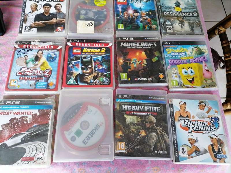 PLAYSATION 3 CONSOLE WITH GAMES