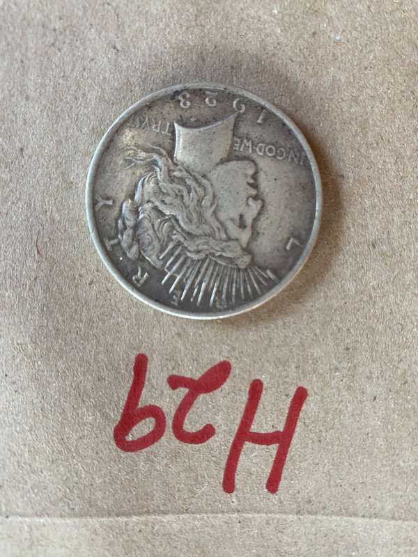 1923 Silver Liberty $ 1 - USA up for grabs