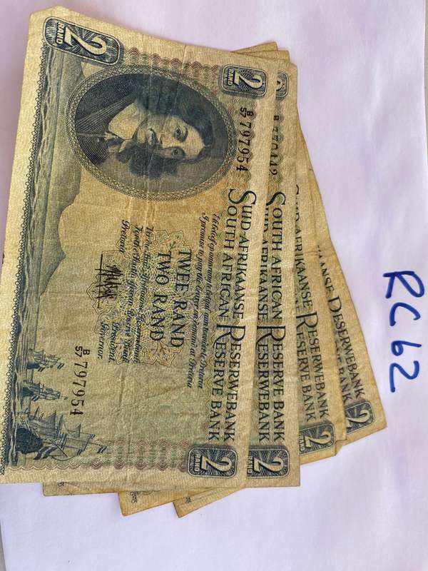 4 x South Africa great van Riebeeck R2 bank notes