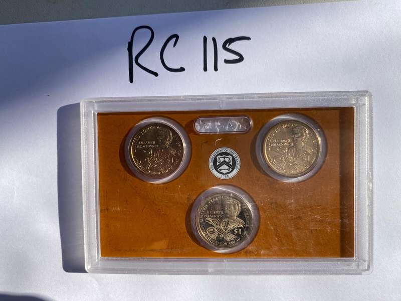 1945 - USA Treasury 3 x USA $1,00 issued coins up for grabs - one bid take all