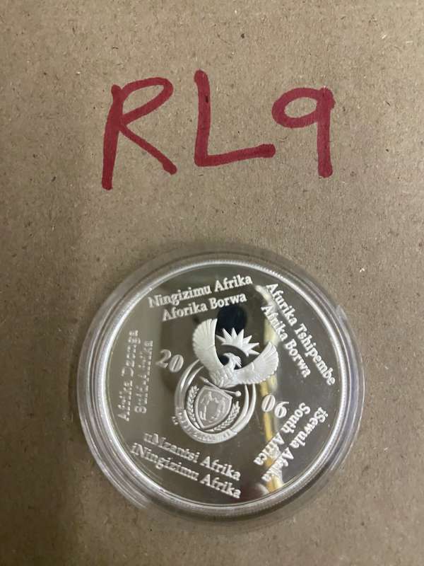 Capsulated and beautiful South African 2006 SA Silver Proof R2 coin - Zakumi
