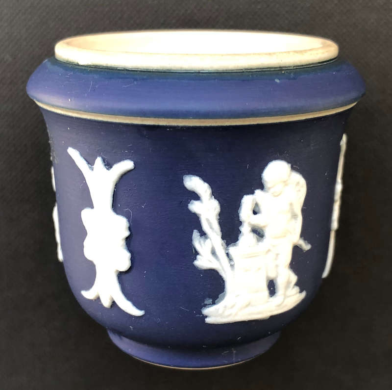 ADAMS JASPERWARE DARK BLUE HOLDER