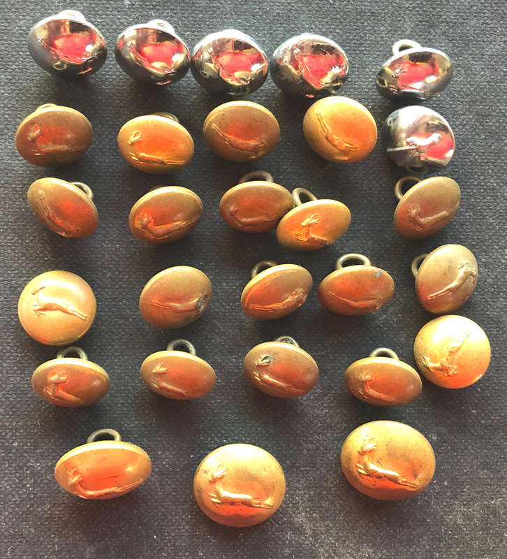 MILITARY AND OTHER LARGE COLLECTION OF VINTAGE BRASS BUTTONS