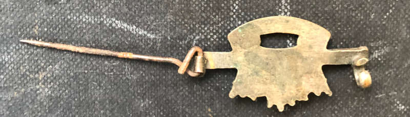 MERCHANT NAVY SECOND WORLD WAR COMFORTS SERVICE BADGE
