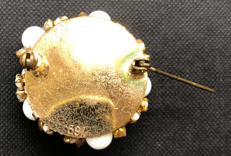 BROOCH CORAL GLASS VINTAGE