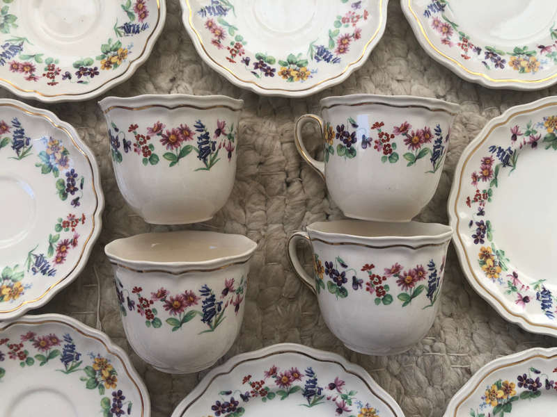 ROYAL DOULTON DOVEDALE TWELVE PIECE TEA SET